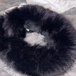 Elegant Black Faux Fur Scarf
